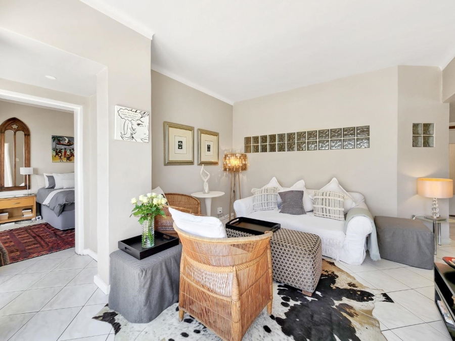 2 Bedroom Property for Sale in Sea Point Western Cape